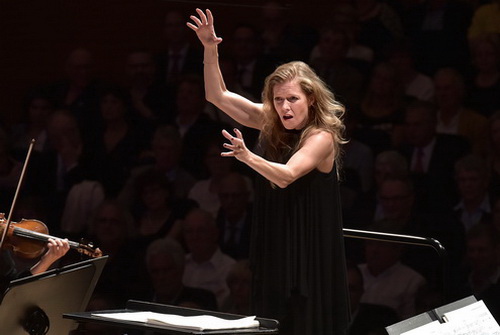 LUCERNE FESTIVAL SOMMER. Sinfoniekonzert 10 vom 23. August 2016. Das Mahler Chamber Orchestra unter der Leitung von Barbara Hannigan Sopran und Dirigentin. Bild: Peter Fischli / LUCERNE FESTIVAL