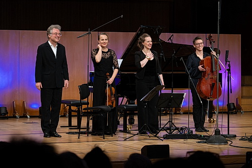 Anna Herbst und Cosima Streich - Foto © Sebastian Herzog-Geddes